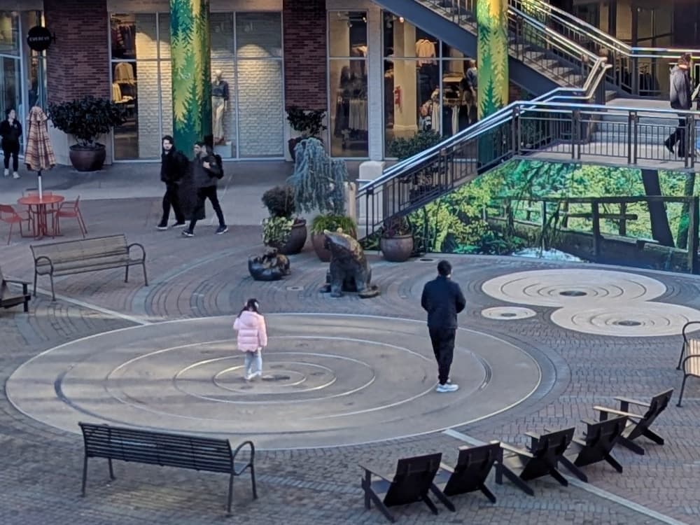 The bear sculpture at the center of the Redmond Town Center plaza
